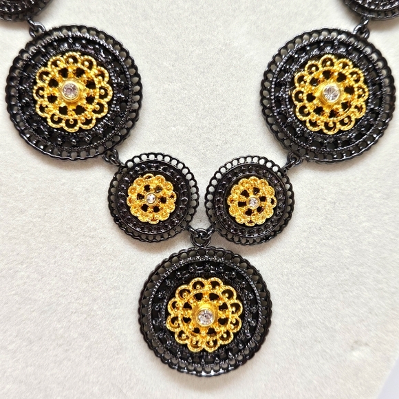 VINTAGE Crown Nine CN Black Metal Lace Medallion Bib Necklace - Picture 2 of 5